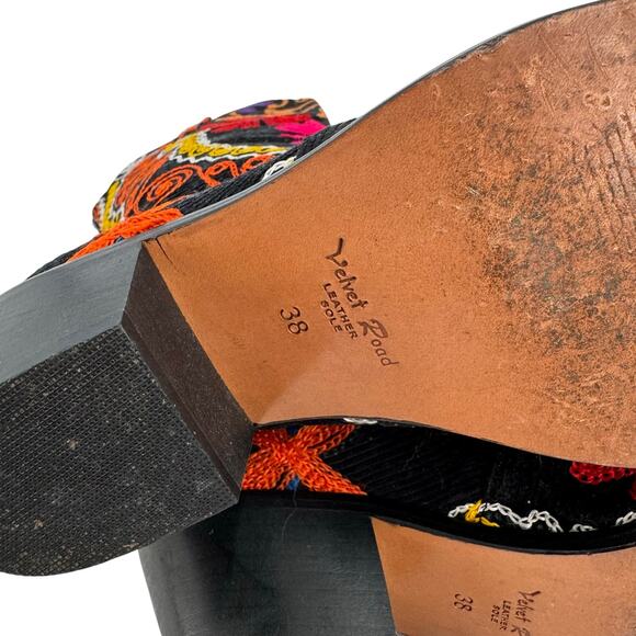 Vintage Velvet Road embroidered pointed toe tall boots - Picture 3 of 5